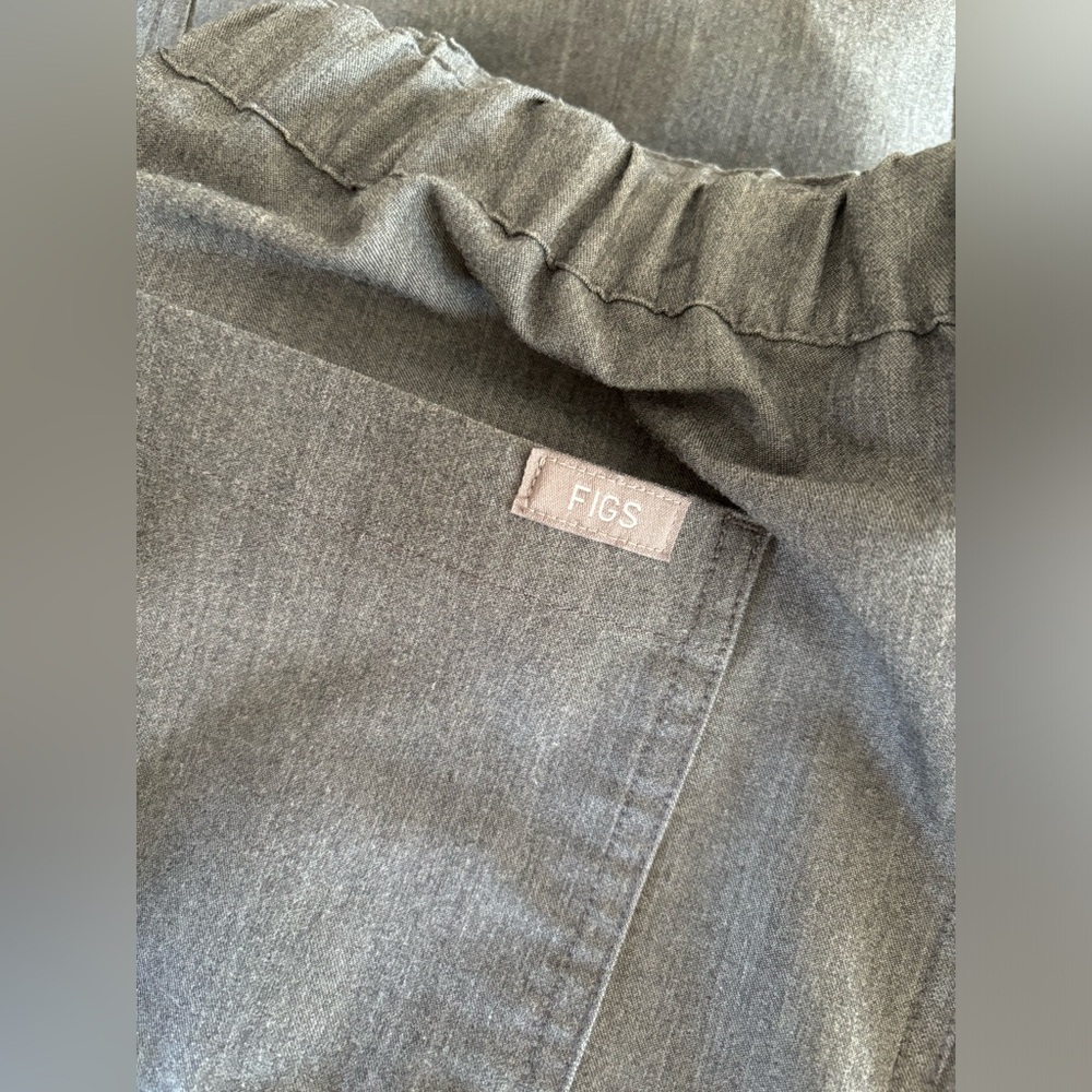 FIGS scrub pants - Picture 3 of 7